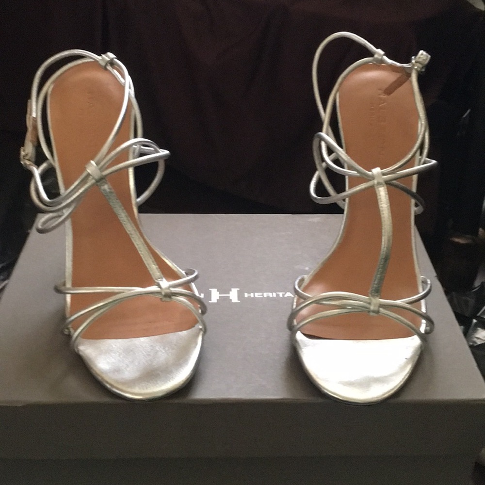 Straps heels